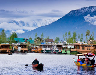 Amritsar to Kashmir Bus Hire